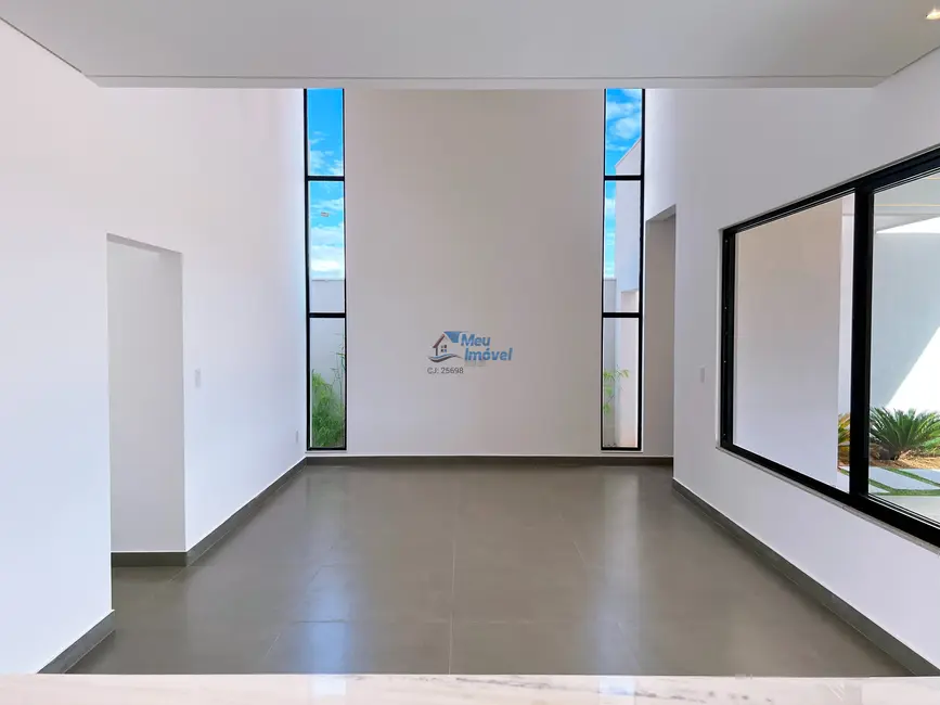 Foto 3 de Casa de Condomínio com 4 quartos à venda, 190m2 em Setor Fumal, Luziania - GO