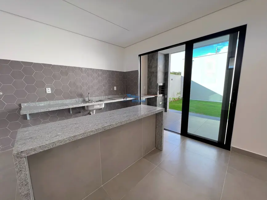 Casa de Condomínio com 4 quartos à venda, 184m2 em Setor Fumal, Luziania - GO - imagem 4 Foto 4 de Casa de Condomínio com 4 quartos à venda, 184m2 em Setor Fumal, Luziania - GO