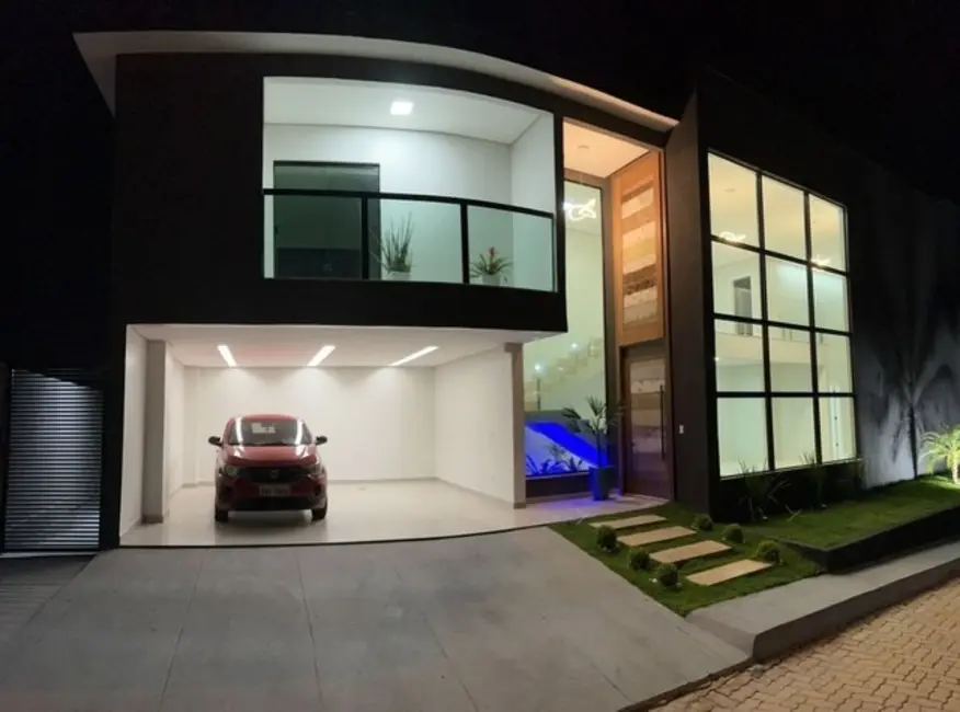 Foto 2 de Casa de Condomínio com 3 quartos à venda, 300m2 em Guará II, Brasilia - DF