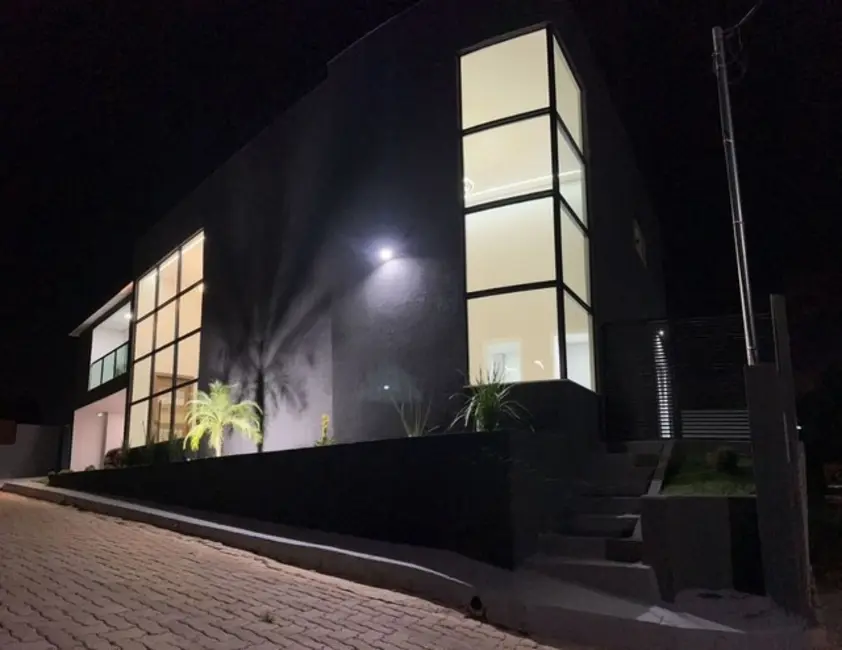 Foto 1 de Casa de Condomínio com 3 quartos à venda, 300m2 em Guará II, Brasilia - DF