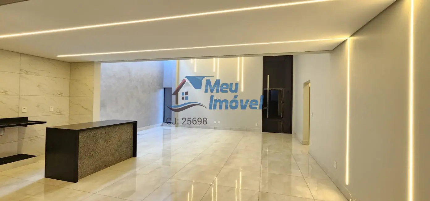 Casa de Condomínio com 3 quartos à venda, 300m2 em Setor Habitacional Vicente Pires, Brasilia - DF - imagem 3 Foto 3 de Casa de Condomínio com 3 quartos à venda, 300m2 em Setor Habitacional Vicente Pires, Brasilia - DF