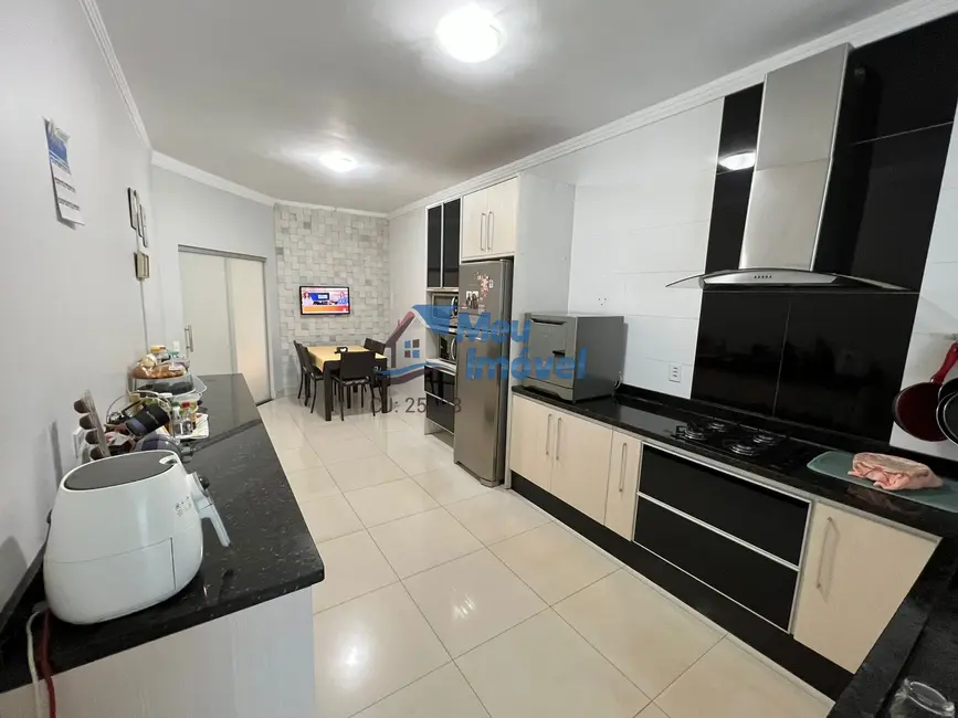 Casa de Condomínio com 4 quartos à venda, 280m2 em Setor Habitacional Vicente Pires, Brasilia - DF - imagem 8 Foto 8 de Casa de Condomínio com 4 quartos à venda, 280m2 em Setor Habitacional Vicente Pires, Brasilia - DF