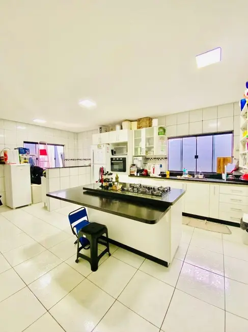 Foto 1 de Casa com 3 quartos à venda, 150m2 em Brasilia - DF