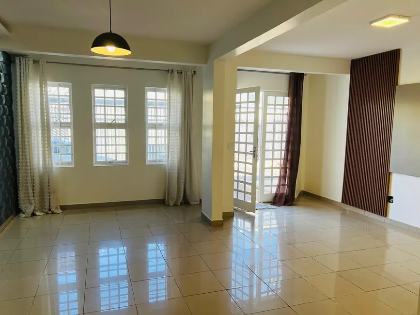 Foto 1 de Casa com 4 quartos à venda, 300m2 em Riacho Fundo I, Brasilia - DF