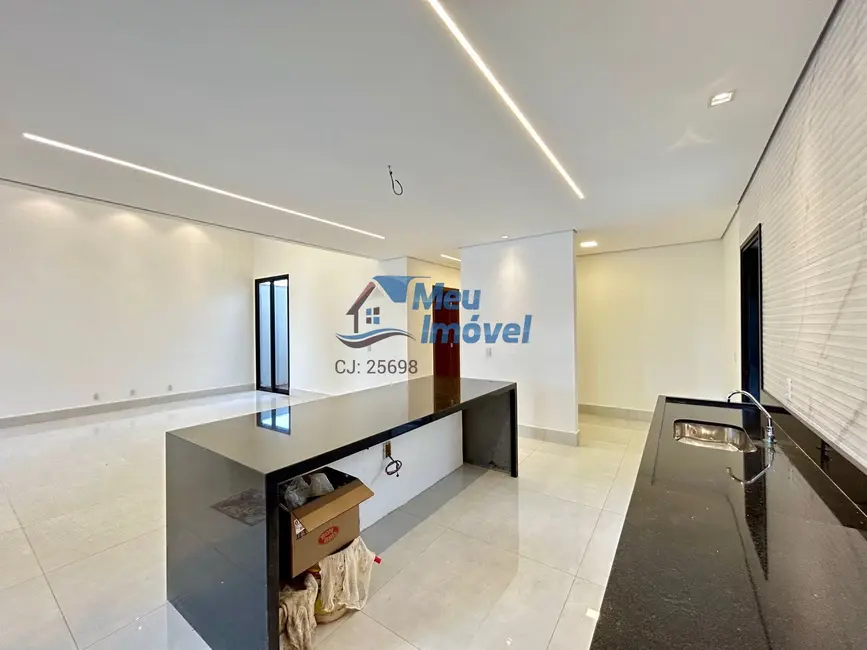 Casa de Condomínio com 4 quartos à venda, 220m2 em Setor Habitacional Vicente Pires, Brasilia - DF - imagem 8 Foto 8 de Casa de Condomínio com 4 quartos à venda, 220m2 em Setor Habitacional Vicente Pires, Brasilia - DF