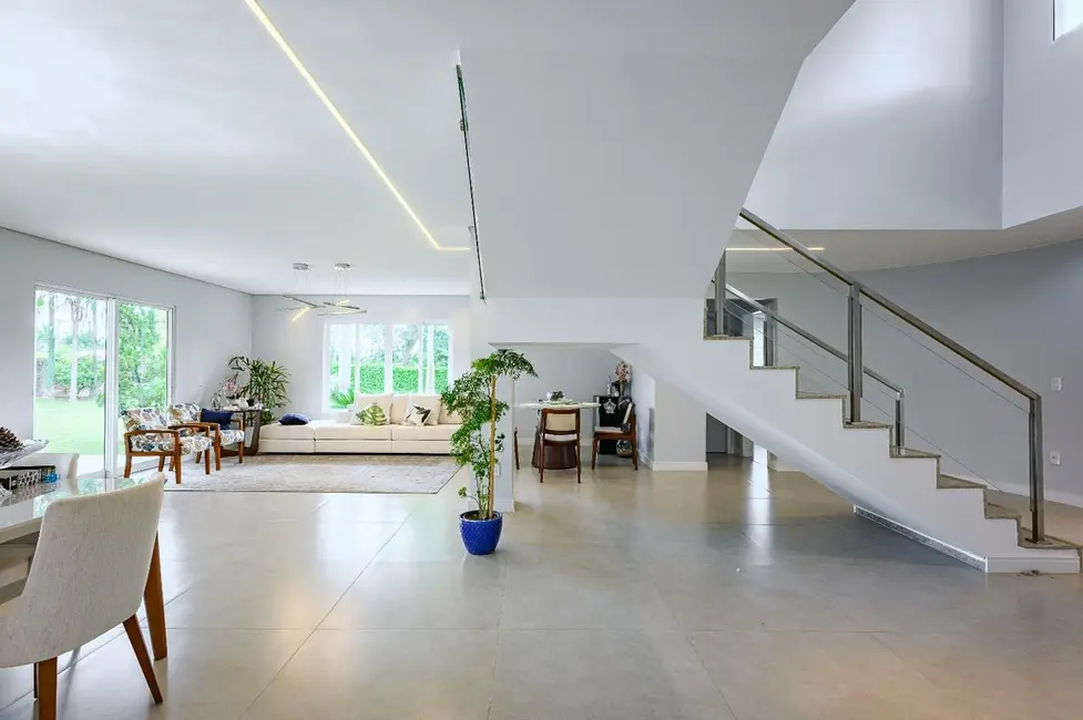 Casa de Condomínio com 4 quartos à venda, 1875m2 em Park Way, Brasilia - DF - imagem 4 Foto 4 de Casa de Condomínio com 4 quartos à venda, 1875m2 em Park Way, Brasilia - DF