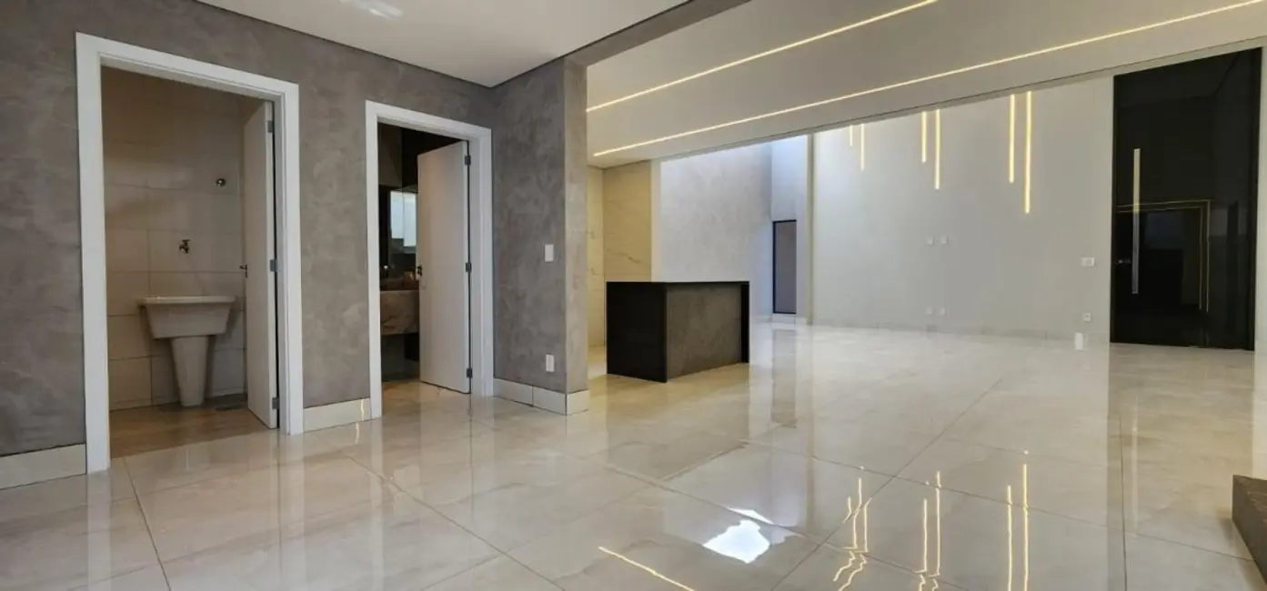 Casa de Condomínio com 3 quartos à venda, 250m2 em Setor Habitacional Vicente Pires, Brasilia - DF - imagem 6 Foto 6 de Casa de Condomínio com 3 quartos à venda, 250m2 em Setor Habitacional Vicente Pires, Brasilia - DF