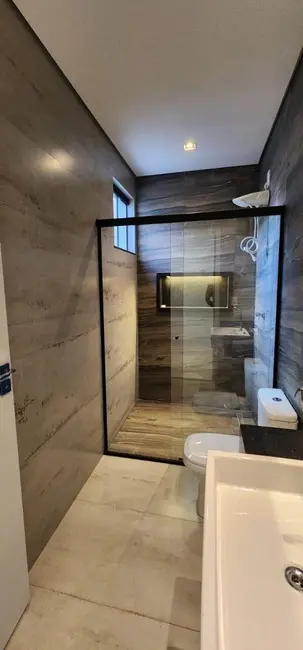 Casa de Condomínio com 3 quartos à venda, 250m2 em Setor Habitacional Vicente Pires, Brasilia - DF - imagem 8 Foto 8 de Casa de Condomínio com 3 quartos à venda, 250m2 em Setor Habitacional Vicente Pires, Brasilia - DF