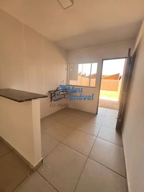 Foto 2 de Casa com 2 quartos à venda, 81m2 em Parque Estrela Dalva IX, Luziania - GO