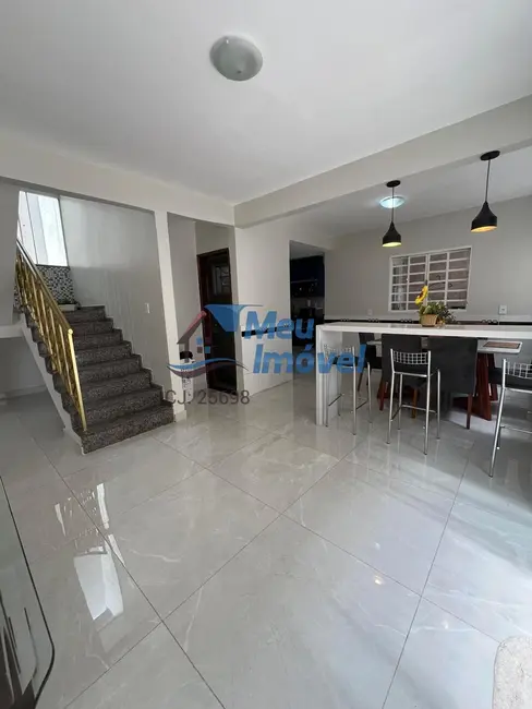 Casa com 4 quartos à venda, 209m2 em Samambaia Norte (Samambaia), Brasilia - DF - imagem 5 Foto 5 de Casa com 4 quartos à venda, 209m2 em Samambaia Norte (Samambaia), Brasilia - DF