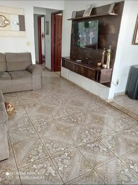 Casa com 3 quartos à venda, 108m2 em Guanabara, Patos De Minas - MG - imagem 5 Foto 5 de Casa com 3 quartos à venda, 108m2 em Guanabara, Patos De Minas - MG