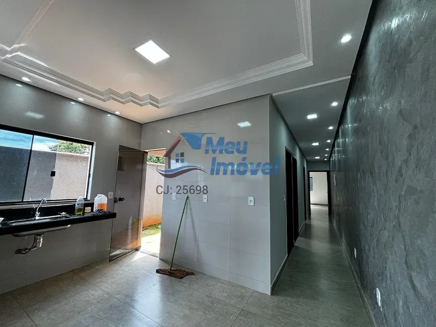 Foto 2 de Casa com 3 quartos à venda, 90m2 em Parque JK, Luziania - GO