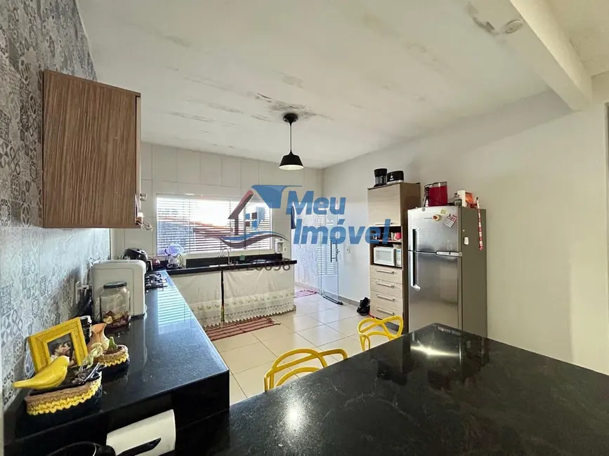 Casa de Condomínio com 2 quartos à venda, 200m2 em Setor Habitacional Arniqueira (Águas Claras), Brasilia - DF - imagem 4 Foto 4 de Casa de Condomínio com 2 quartos à venda, 200m2 em Setor Habitacional Arniqueira (Águas Claras), Brasilia - DF