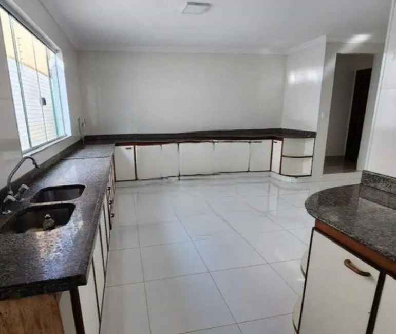 Casa com 6 quartos à venda, 360m2 em Taguatinga Norte (Taguatinga), Brasilia - DF - imagem 6 Foto 6 de Casa com 6 quartos à venda, 360m2 em Taguatinga Norte (Taguatinga), Brasilia - DF