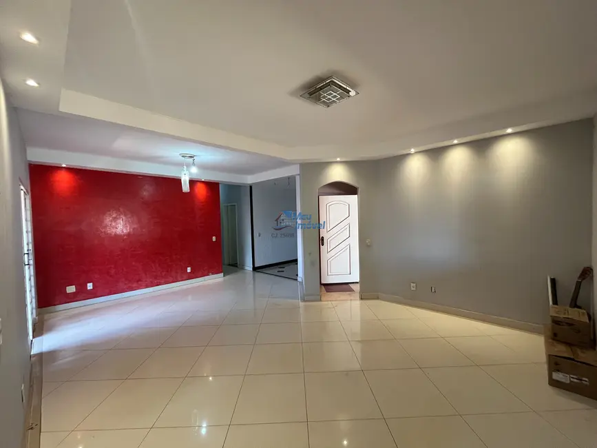 Casa com 3 quartos à venda, 230m2 em Brasilia - DF - imagem 1 Foto 1 de Casa com 3 quartos à venda, 230m2 em Brasilia - DF