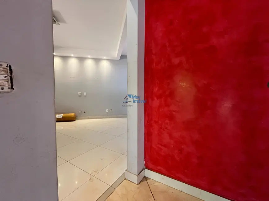 Casa com 3 quartos à venda, 230m2 em Brasilia - DF - imagem 5 Foto 5 de Casa com 3 quartos à venda, 230m2 em Brasilia - DF