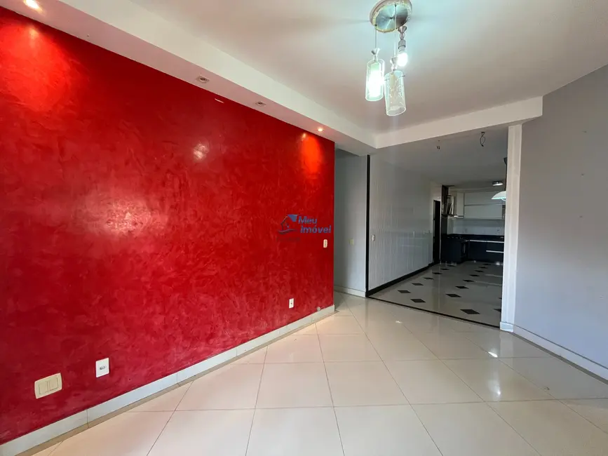 Casa com 3 quartos à venda, 230m2 em Brasilia - DF - imagem 3 Foto 3 de Casa com 3 quartos à venda, 230m2 em Brasilia - DF