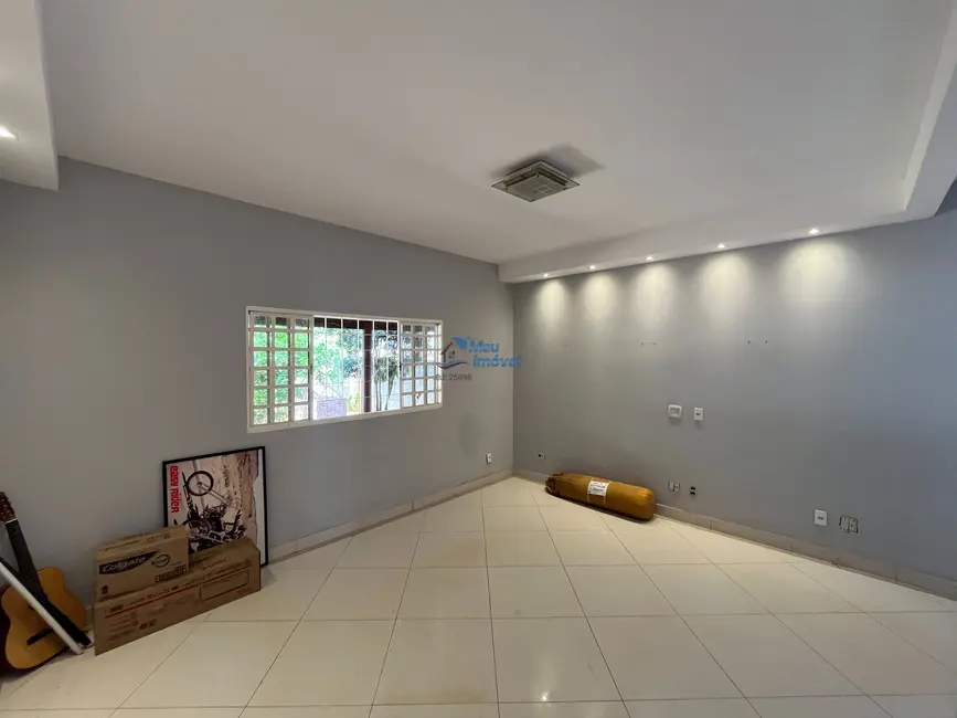 Casa com 3 quartos à venda, 230m2 em Brasilia - DF - imagem 4 Foto 4 de Casa com 3 quartos à venda, 230m2 em Brasilia - DF