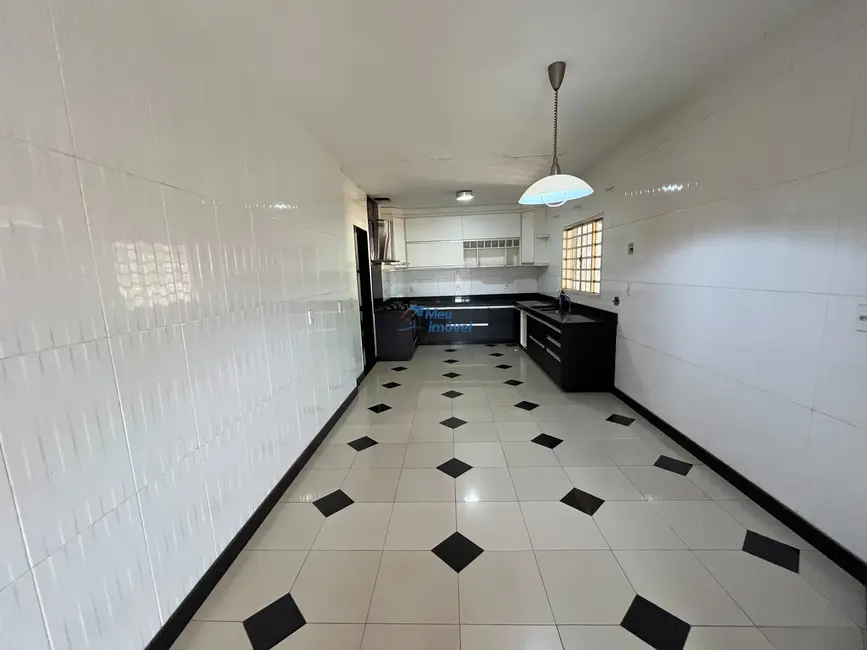 Casa com 3 quartos à venda, 230m2 em Brasilia - DF - imagem 7 Foto 7 de Casa com 3 quartos à venda, 230m2 em Brasilia - DF