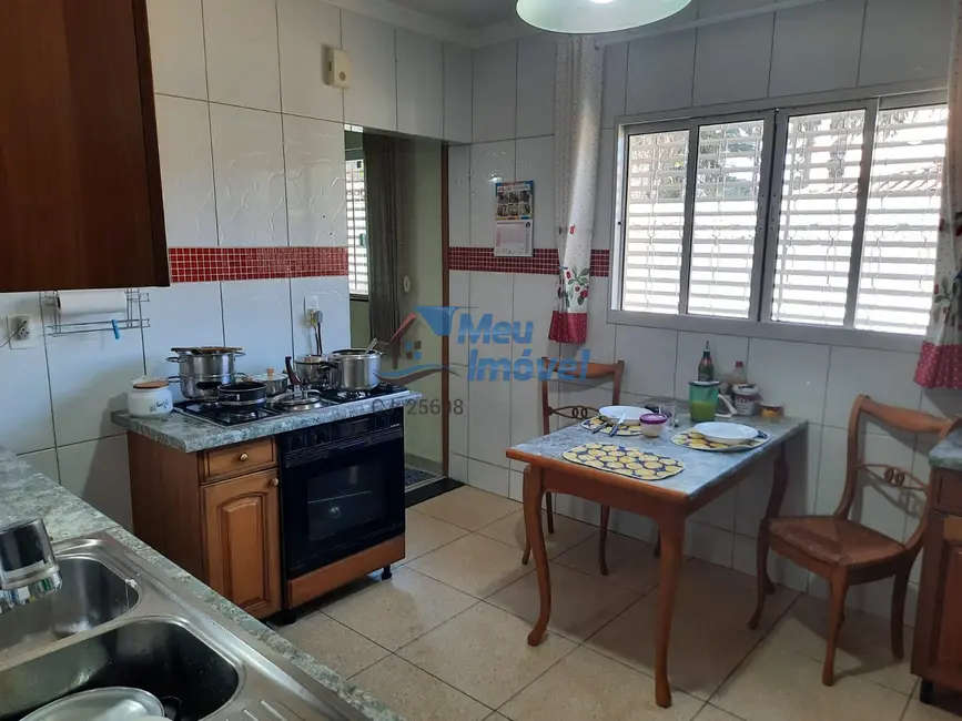 Casa com 3 quartos à venda, 300m2 em Jardim Oriente, Valparaiso De Goias - GO - imagem 1 Foto 1 de Casa com 3 quartos à venda, 300m2 em Jardim Oriente, Valparaiso De Goias - GO