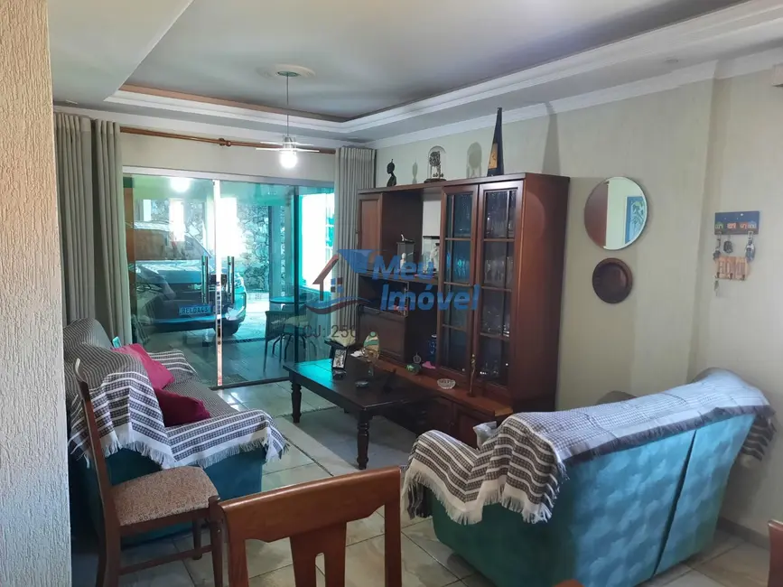 Casa com 3 quartos à venda, 300m2 em Jardim Oriente, Valparaiso De Goias - GO - imagem 4 Foto 4 de Casa com 3 quartos à venda, 300m2 em Jardim Oriente, Valparaiso De Goias - GO