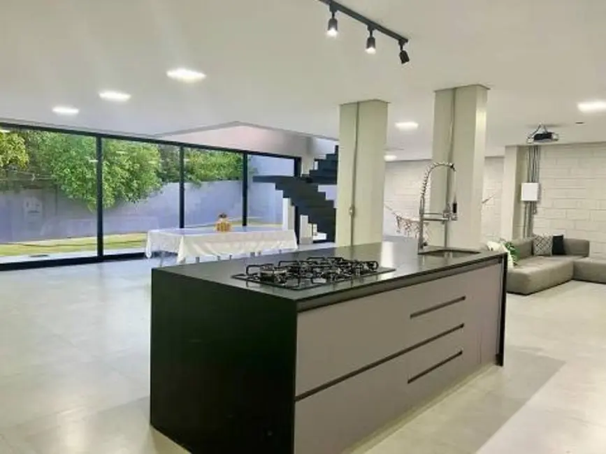 Casa de Condomínio com 3 quartos à venda, 600m2 em Setor Habitacional Arniqueira (Águas Claras), Brasilia - DF - imagem 6 Foto 6 de Casa de Condomínio com 3 quartos à venda, 600m2 em Setor Habitacional Arniqueira (Águas Claras), Brasilia - DF