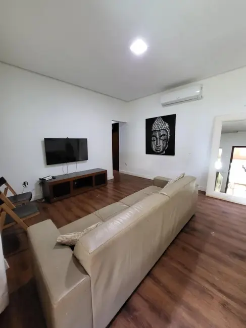 Casa com 3 quartos à venda, 350m2 em Setor Habitacional Vicente Pires, Brasilia - DF - imagem 3 Foto 3 de Casa com 3 quartos à venda, 350m2 em Setor Habitacional Vicente Pires, Brasilia - DF