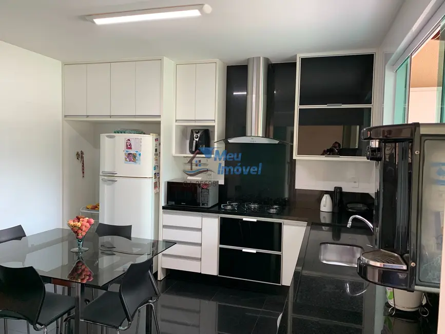 Casa com 5 quartos à venda, 400m2 em Brasilia - DF - imagem 8 Foto 8 de Casa com 5 quartos à venda, 400m2 em Brasilia - DF