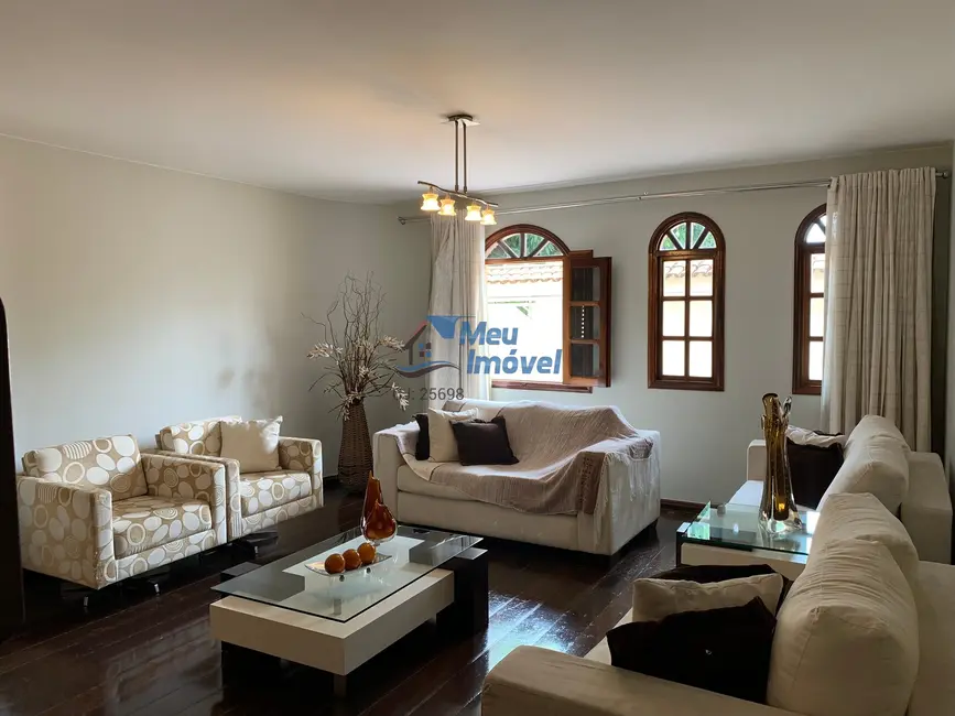 Casa com 5 quartos à venda, 400m2 em Brasilia - DF - imagem 3 Foto 3 de Casa com 5 quartos à venda, 400m2 em Brasilia - DF