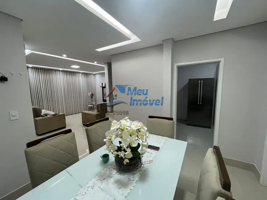 Casa de Condomínio com 3 quartos à venda, 280m2 em Samambaia Norte (Samambaia), Brasilia - DF - imagem 6 Foto 6 de Casa de Condomínio com 3 quartos à venda, 280m2 em Samambaia Norte (Samambaia), Brasilia - DF