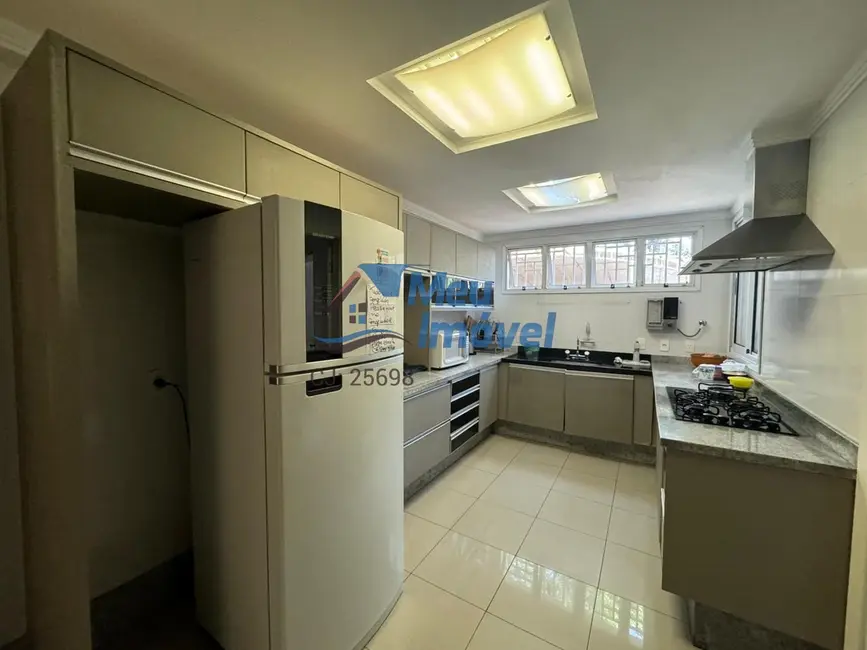 Casa com 4 quartos à venda, 494m2 em Asa Sul, Brasilia - DF - imagem 1 Foto 1 de Casa com 4 quartos à venda, 494m2 em Asa Sul, Brasilia - DF