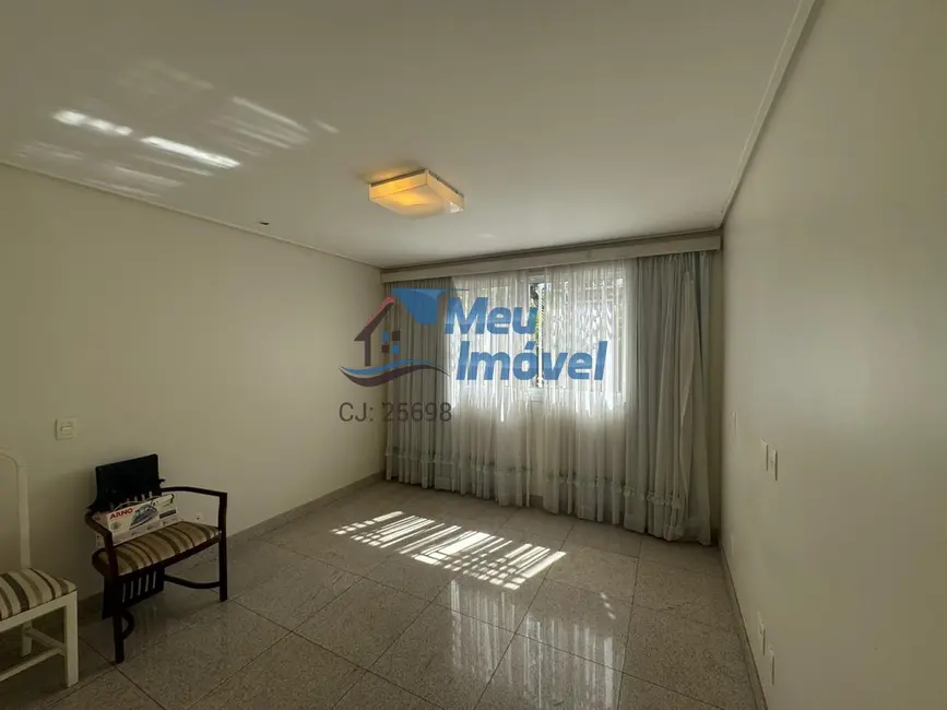 Casa com 4 quartos à venda, 494m2 em Asa Sul, Brasilia - DF - imagem 8 Foto 8 de Casa com 4 quartos à venda, 494m2 em Asa Sul, Brasilia - DF