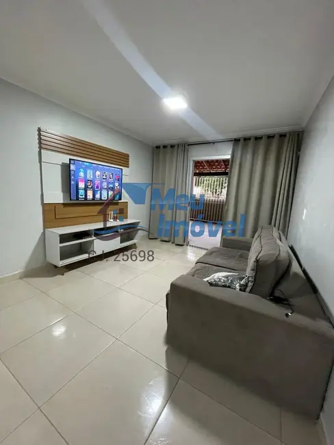 Casa de Condomínio com 2 quartos à venda, 220m2 em Setor Habitacional Arniqueira (Águas Claras), Brasilia - DF - imagem 2 Foto 2 de Casa de Condomínio com 2 quartos à venda, 220m2 em Setor Habitacional Arniqueira (Águas Claras), Brasilia - DF