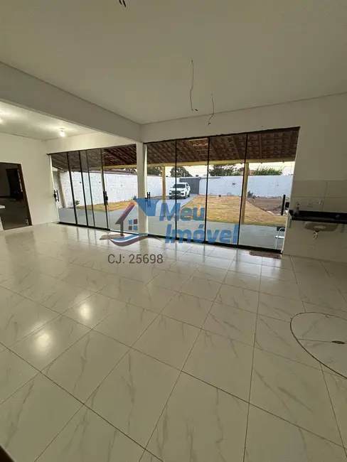 Foto 1 de Casa com 3 quartos à venda, 120m2 em Parque Estrela Dalva II, Luziania - GO