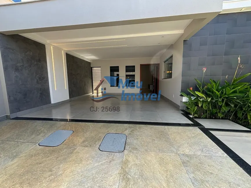 Casa com 3 quartos à venda, 204m2 em Residencial Alto das Caraíbas, Luziania - GO - imagem 2 Foto 2 de Casa com 3 quartos à venda, 204m2 em Residencial Alto das Caraíbas, Luziania - GO