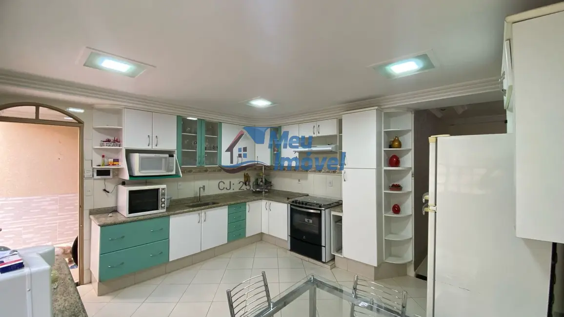 Foto 2 de Casa com 4 quartos à venda, 250m2 em Taguatinga Norte (Taguatinga), Brasilia - DF