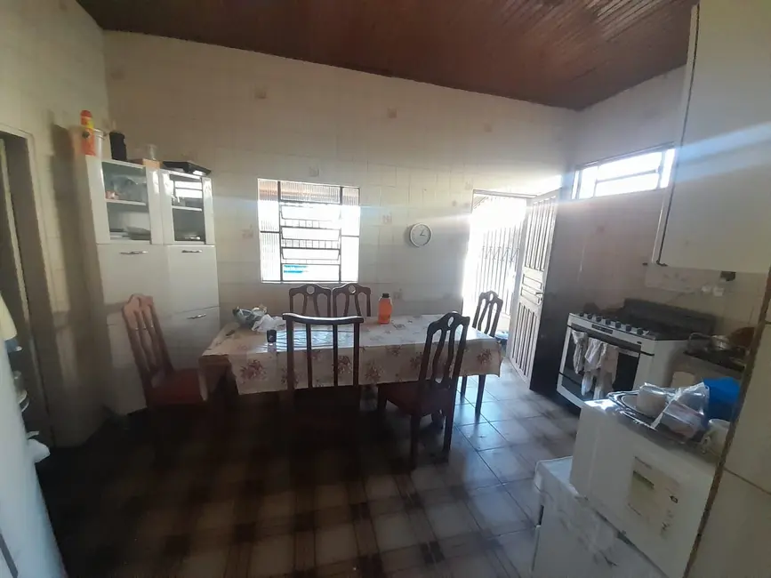 Foto 9 de Casa com 4 quartos à venda, 442m2 em Centro, Luziania - GO