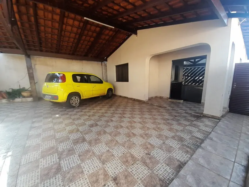 Foto 4 de Casa com 4 quartos à venda, 442m2 em Centro, Luziania - GO