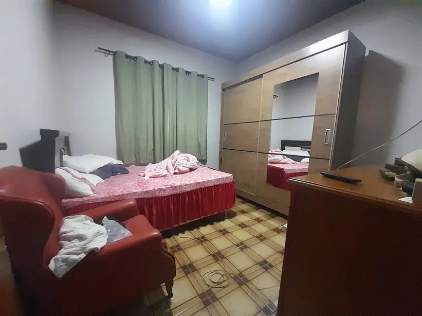 Foto 7 de Casa com 4 quartos à venda, 442m2 em Centro, Luziania - GO