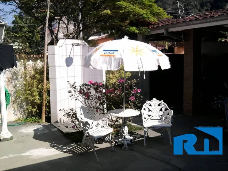 Casa com 4 quartos à venda, 250m2 em Jardim Adalgisa, Caraguatatuba - SP - imagem 3 Foto 3 de Casa com 4 quartos à venda, 250m2 em Jardim Adalgisa, Caraguatatuba - SP