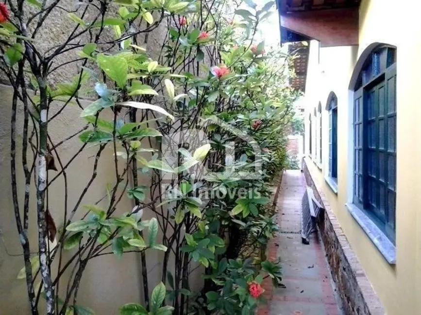 Foto 8 de Casa com 4 quartos à venda, 223m2 em Mar Verde, Caraguatatuba - SP