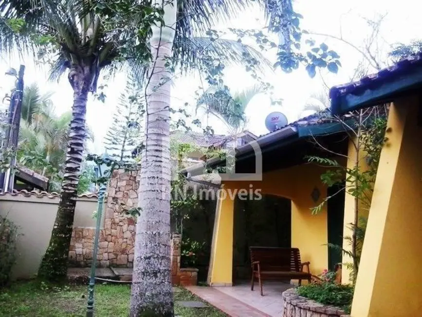 Foto 2 de Casa com 4 quartos à venda, 223m2 em Mar Verde, Caraguatatuba - SP