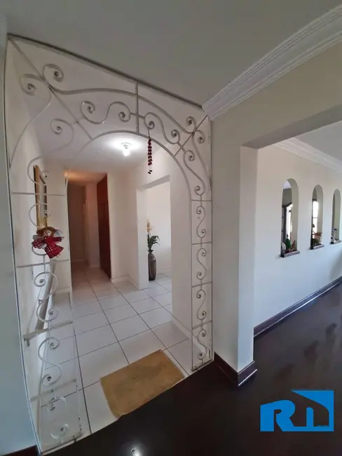 Apartamento com 4 quartos para alugar, 256m2 em Centro, Caraguatatuba - SP - imagem 7 Foto 7 de Apartamento com 4 quartos para alugar, 256m2 em Centro, Caraguatatuba - SP