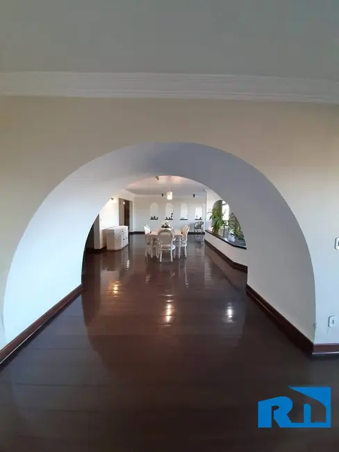 Apartamento com 4 quartos para alugar, 256m2 em Centro, Caraguatatuba - SP - imagem 4 Foto 4 de Apartamento com 4 quartos para alugar, 256m2 em Centro, Caraguatatuba - SP