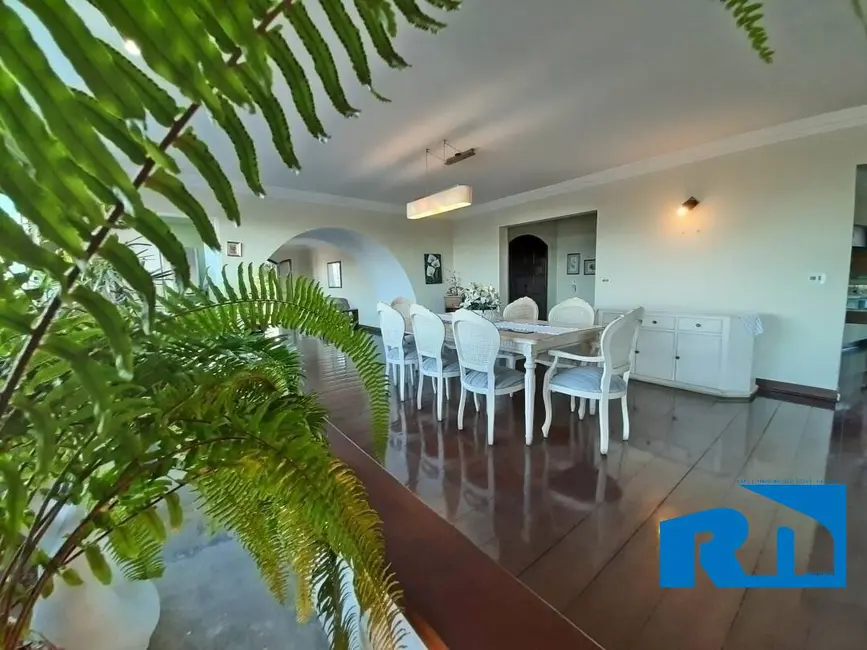 Apartamento com 4 quartos para alugar, 256m2 em Centro, Caraguatatuba - SP - imagem 3 Foto 3 de Apartamento com 4 quartos para alugar, 256m2 em Centro, Caraguatatuba - SP