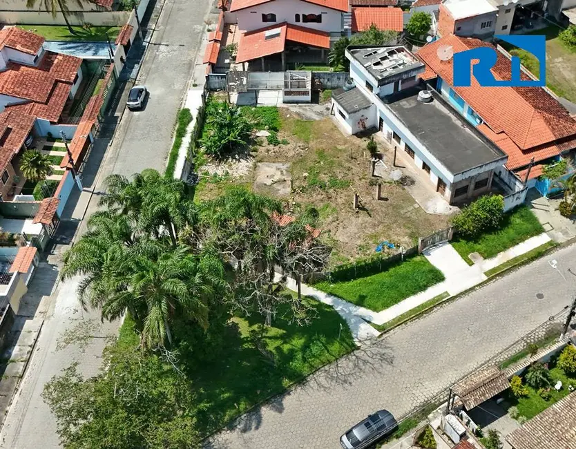 Foto 2 de Terreno / Lote à venda, 777m2 em Prainha, Caraguatatuba - SP