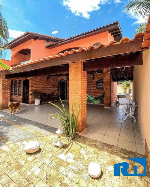 Foto 2 de Casa com 4 quartos à venda, 252m2 em Indaiá, Caraguatatuba - SP