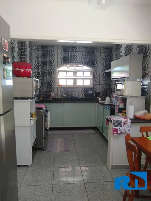 Foto 6 de Casa com 5 quartos à venda, 300m2 em Parque Balneário Poiares, Caraguatatuba - SP