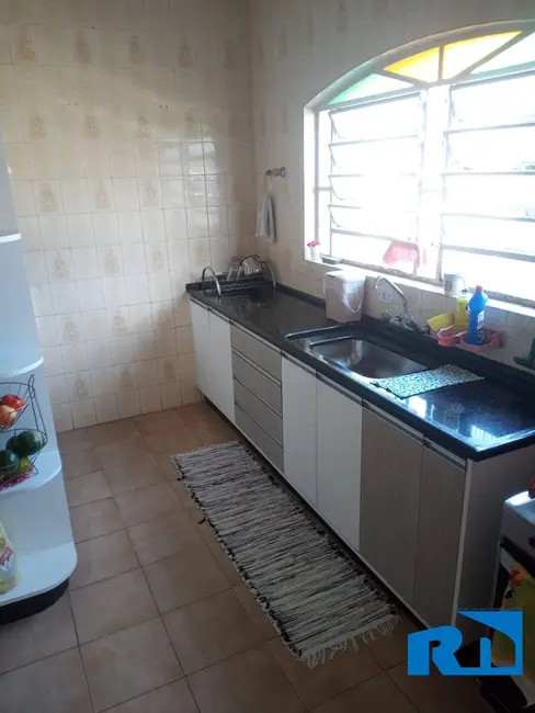 Foto 9 de Casa com 2 quartos à venda, 304m2 em Poiares, Caraguatatuba - SP