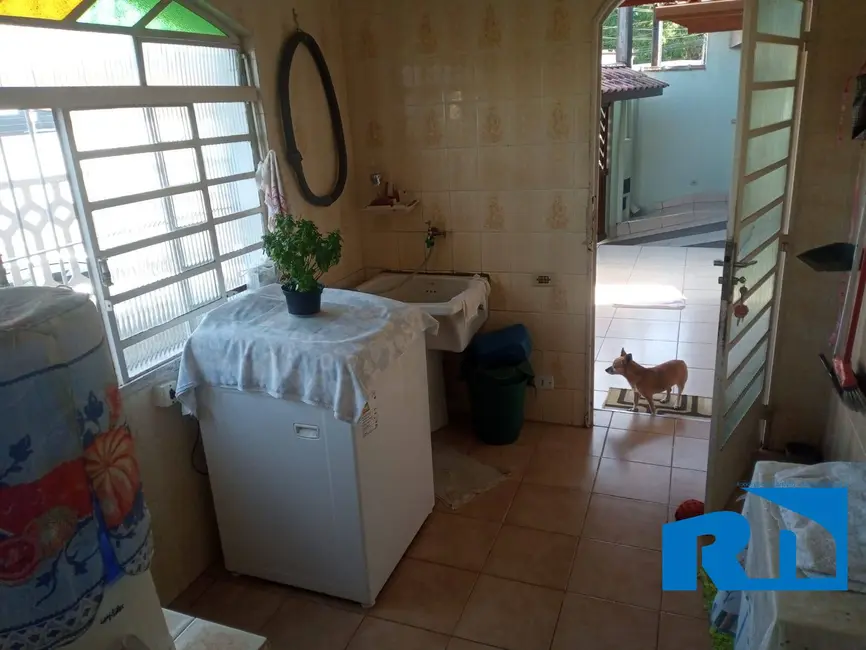 Foto 8 de Casa com 2 quartos à venda, 304m2 em Poiares, Caraguatatuba - SP